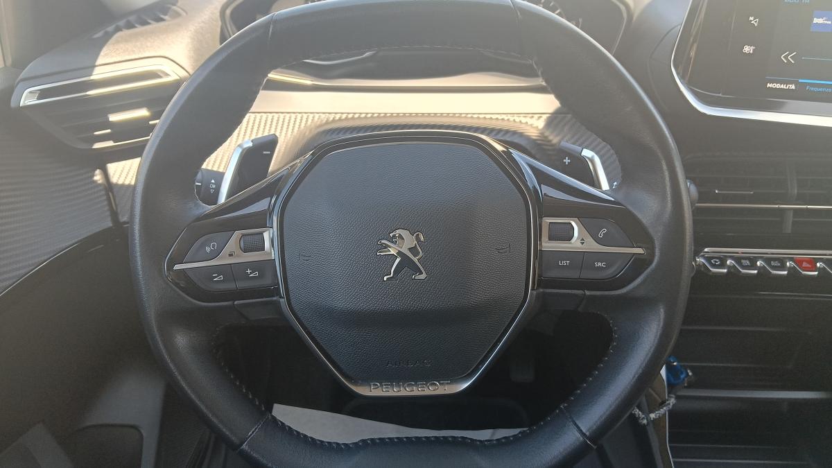 Peugeot 208 1.2 PureTech 100cv EAT8 5 porte Active Pack